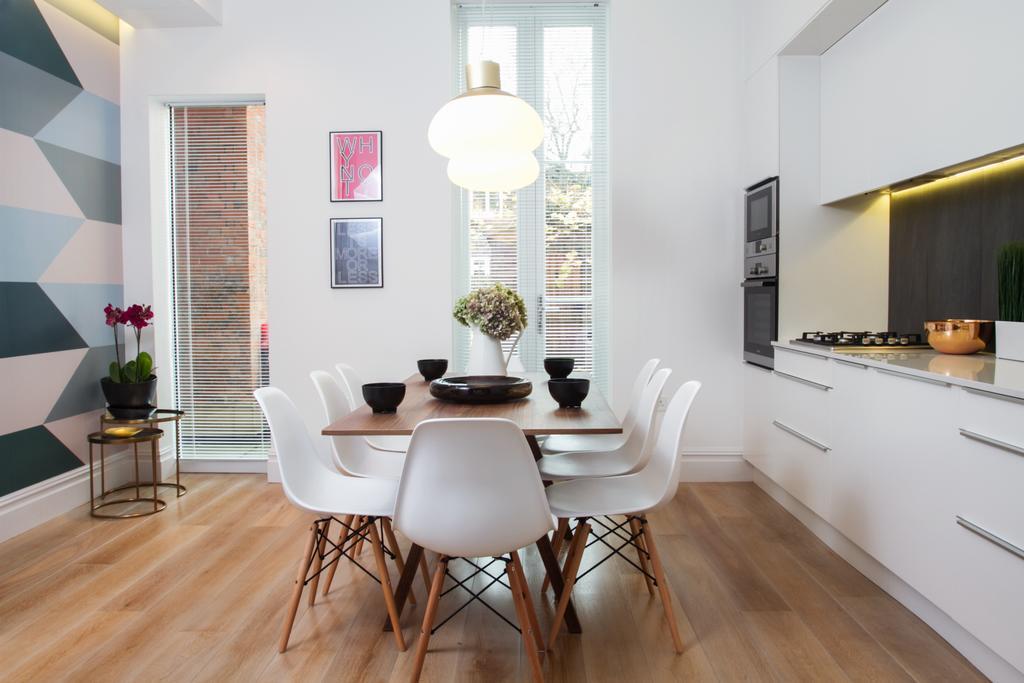 Stunning Brand New Londres